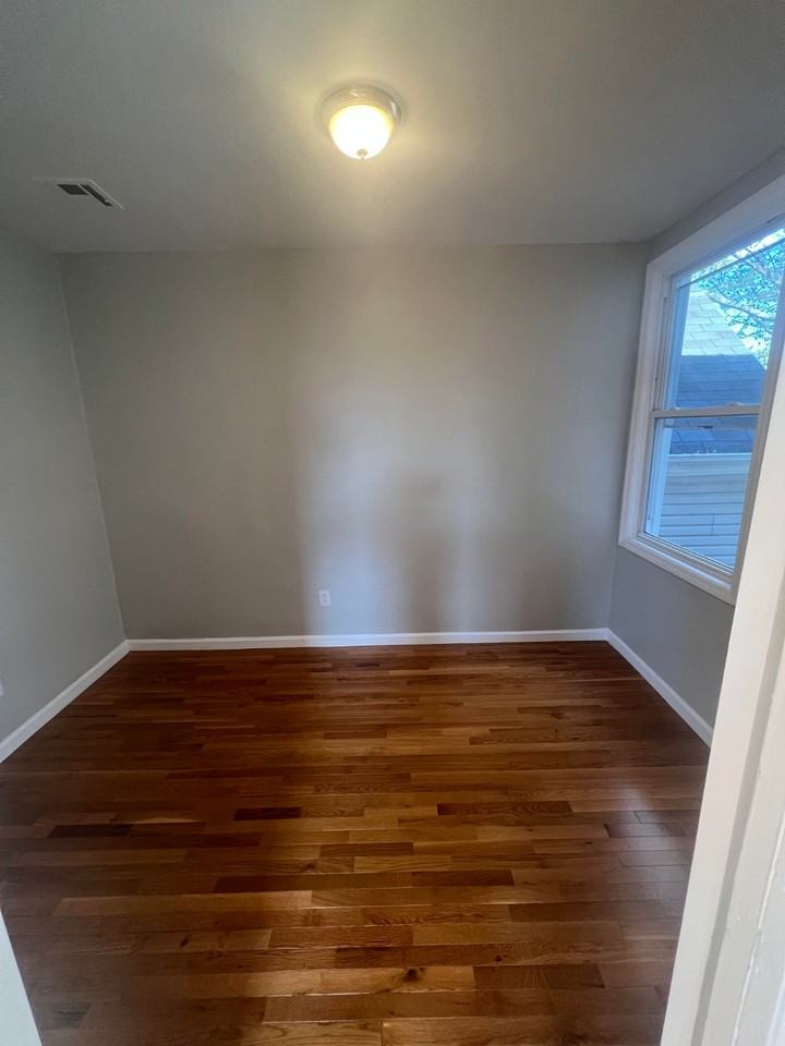 81 2nd St #2 - Photo 5 of 9