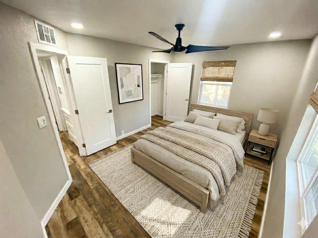 2718 N 40th St #2 - Photo 4 of 20