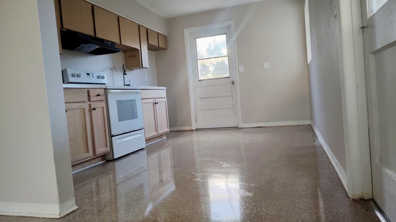 1436 Primrose Ln #NA - Photo 6 of 15