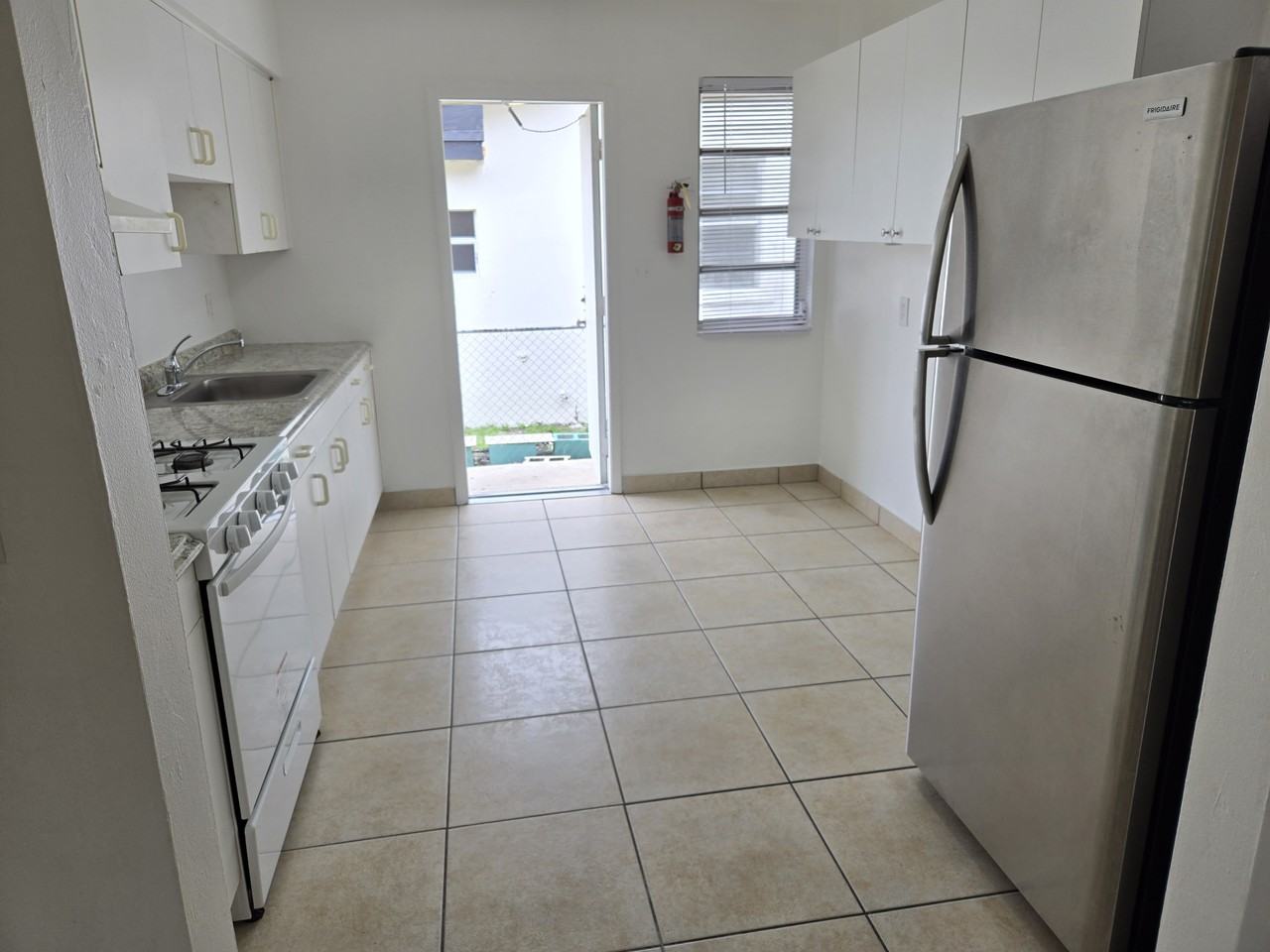 2339 Roosevelt St - Photo 2 of 8