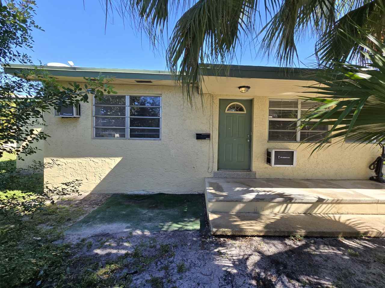 2339 Roosevelt St - Photo 4 of 8