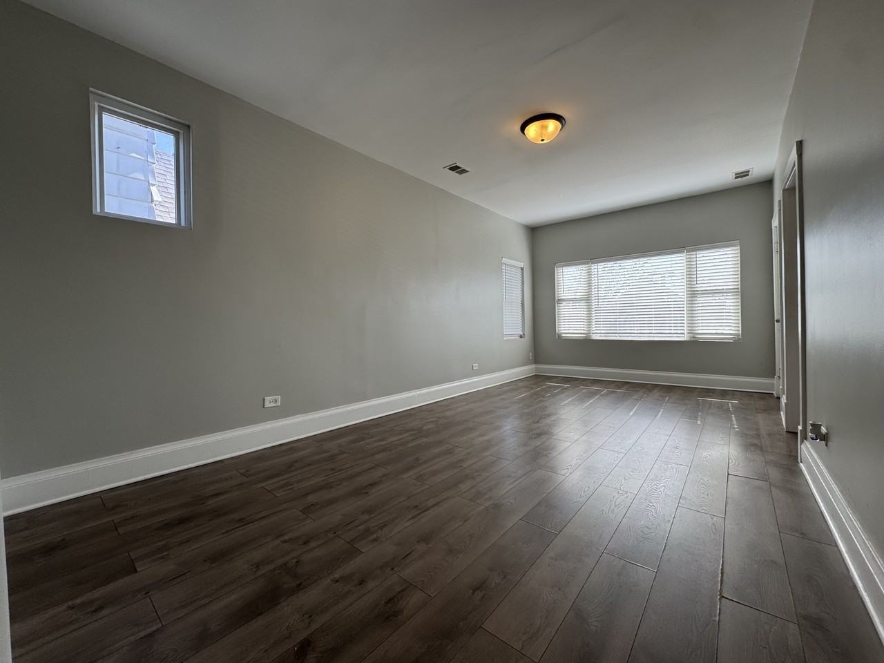 5410 W Wrightwood Ave #2 - Photo 3 of 7