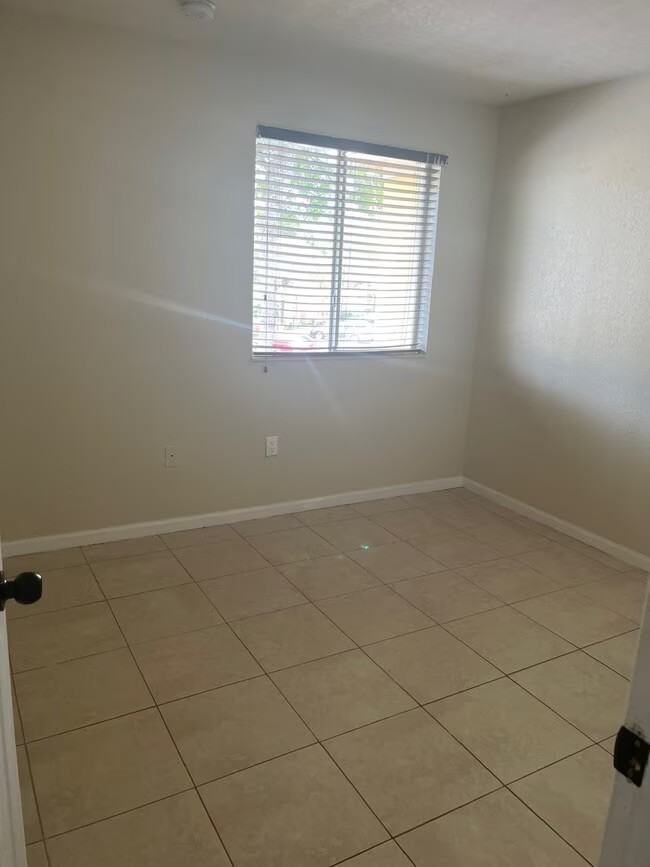 2819 Se 15th Rd #2819 - Photo 6 of 18