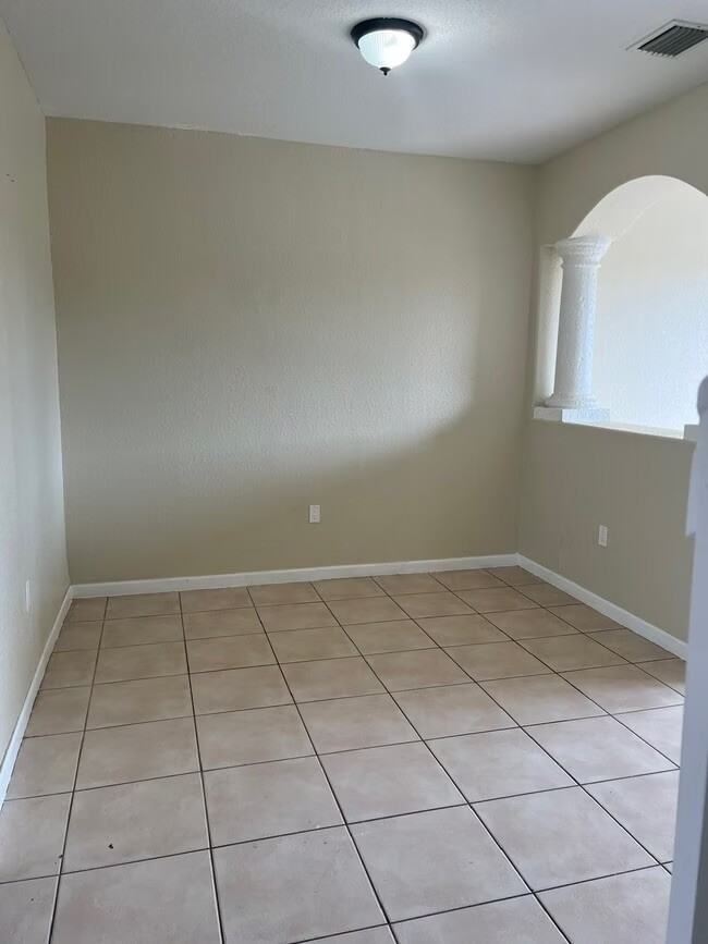 2819 Se 15th Rd #2819 - Photo 7 of 18