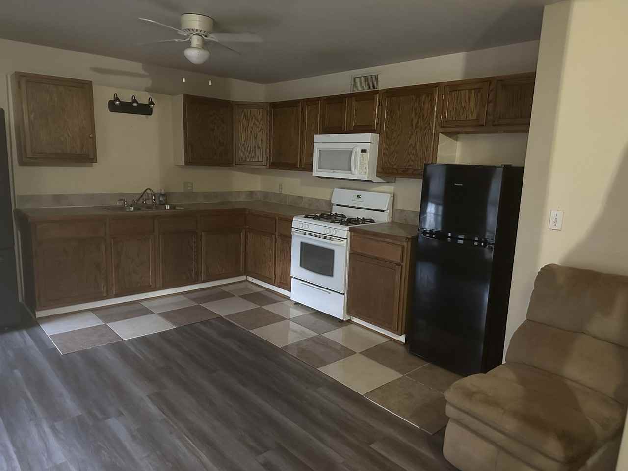 114 Fleury Way #E - Photo 5 of 8