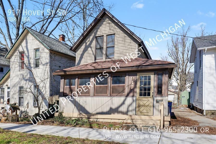 917 Hovey St Sw - Photo 2 of 20