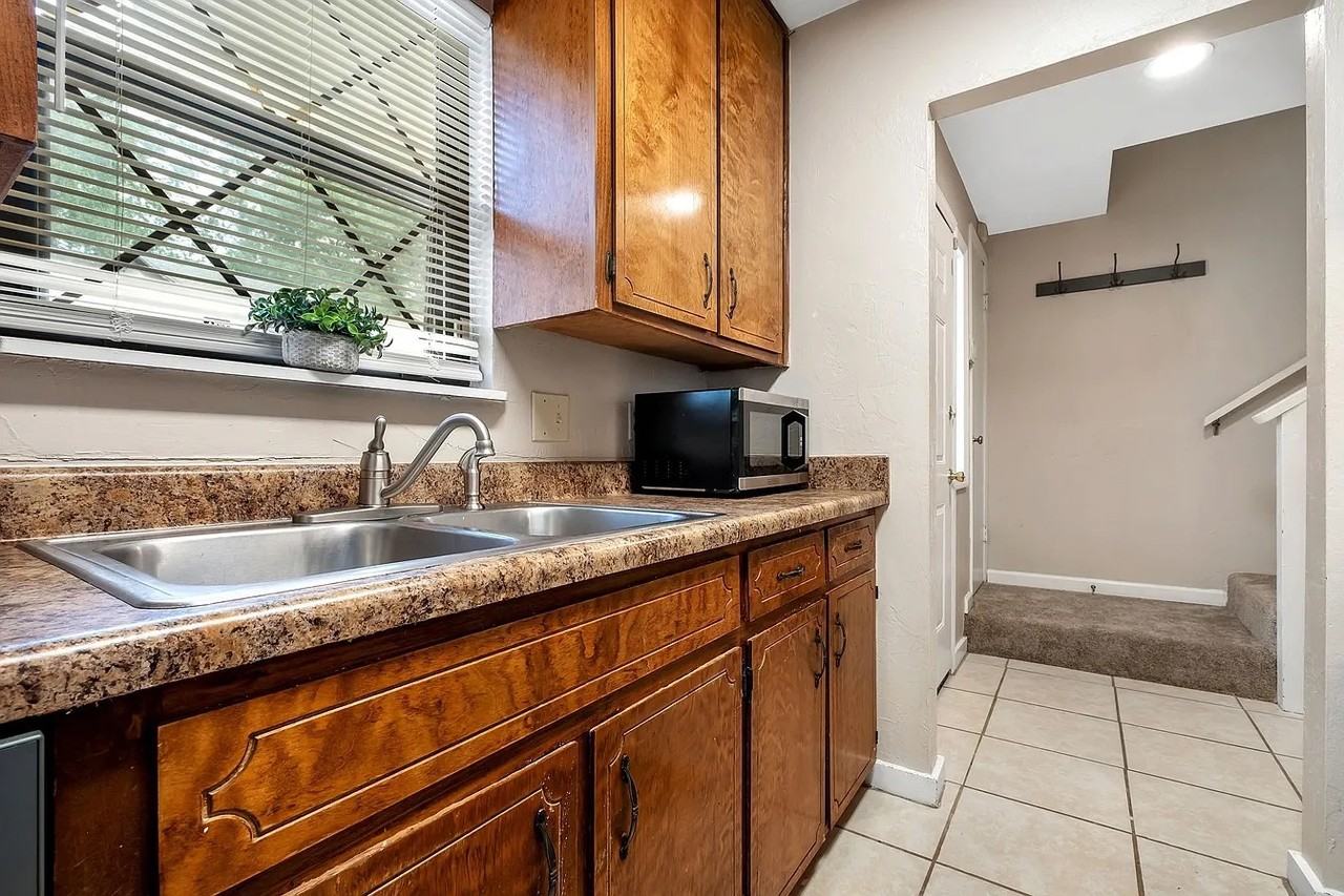 611 Acorn Grove Ct #NA - Photo 5 of 20