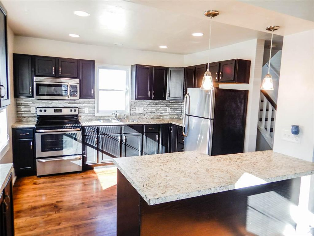 219 Cherry Ave #NA - Photo 3 of 26