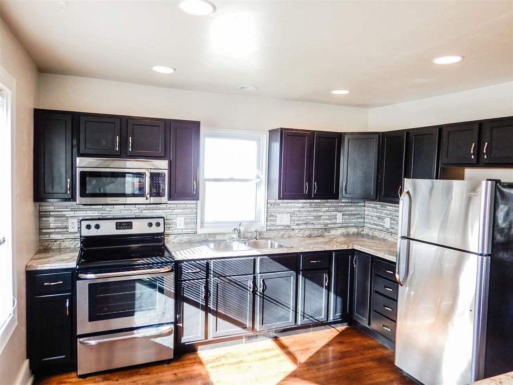 219 Cherry Ave #NA - Photo 4 of 26