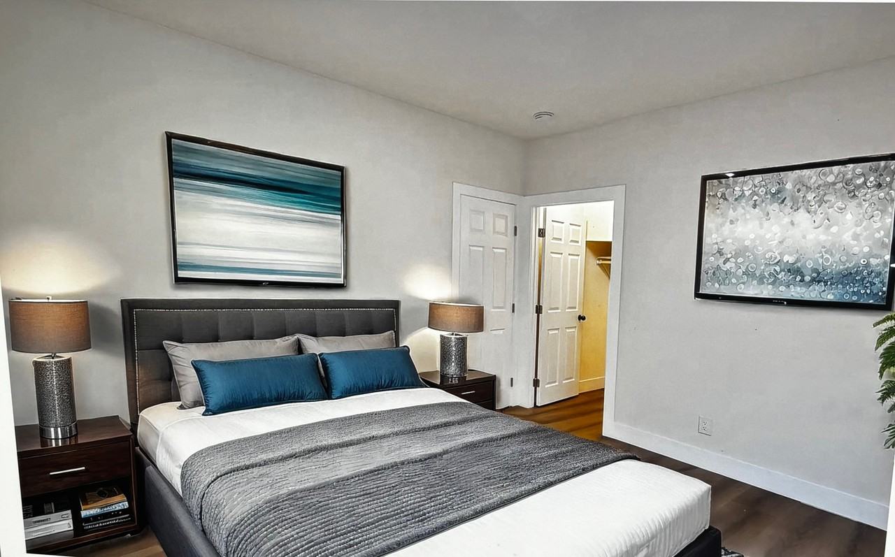 230 N Burlington Ave - Photo 5 of 10