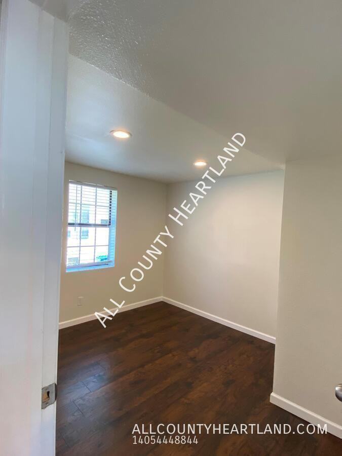 1401 N Independence Ave - Photo 6 of 16
