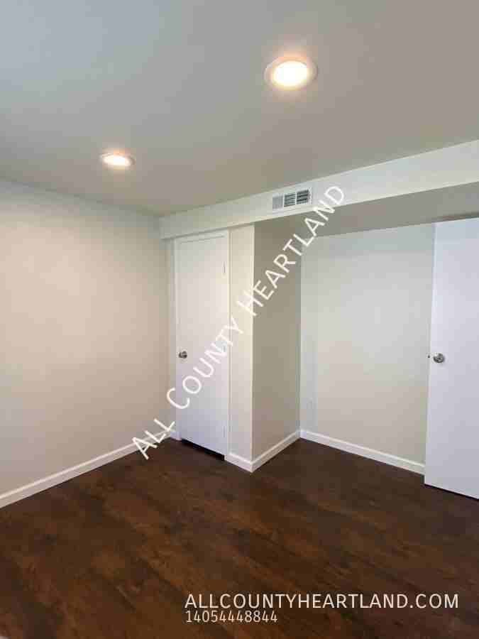 1401 N Independence Ave - Photo 7 of 16