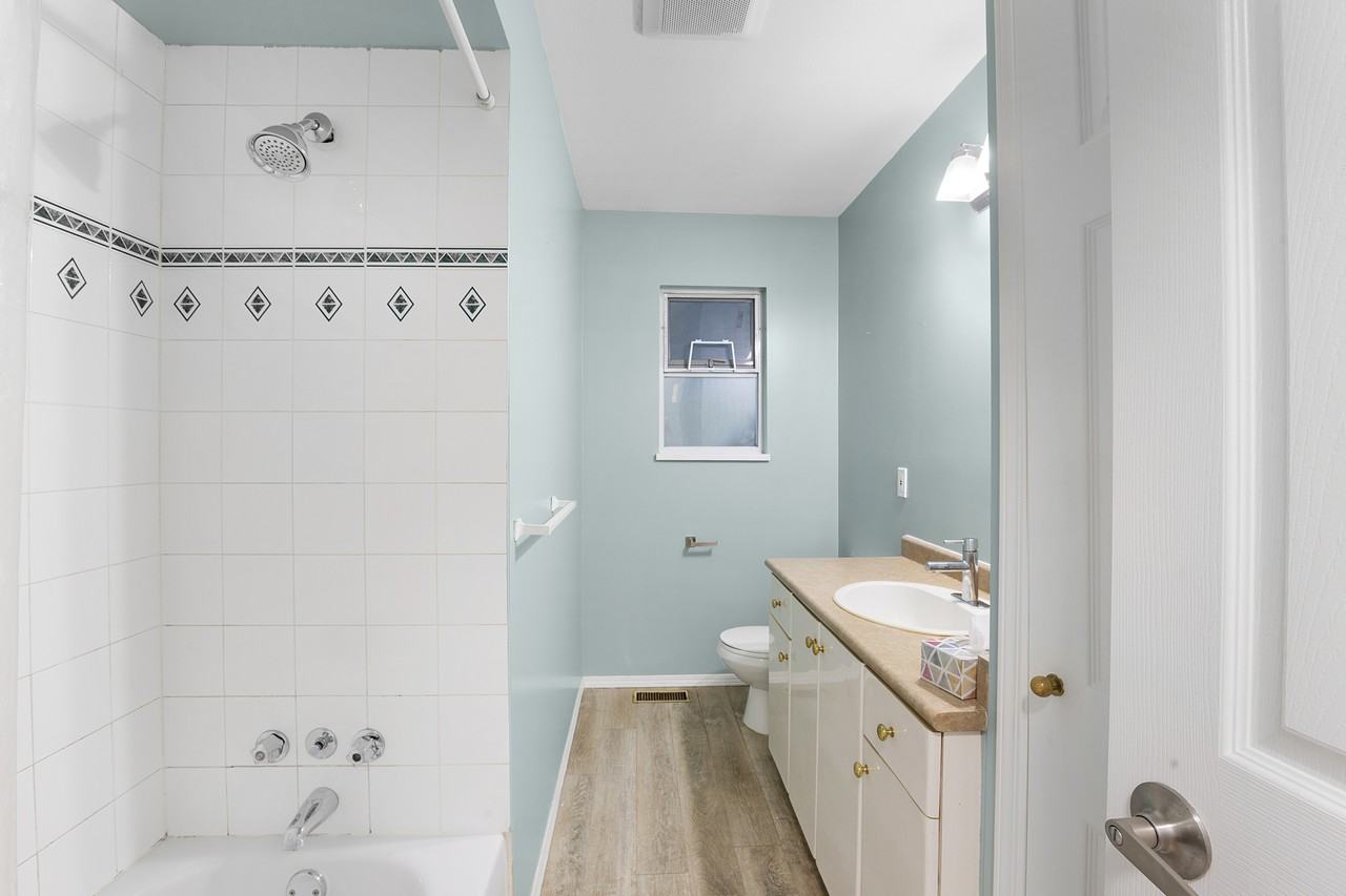 13786 Grosvenor Road - Photo 7 of 17