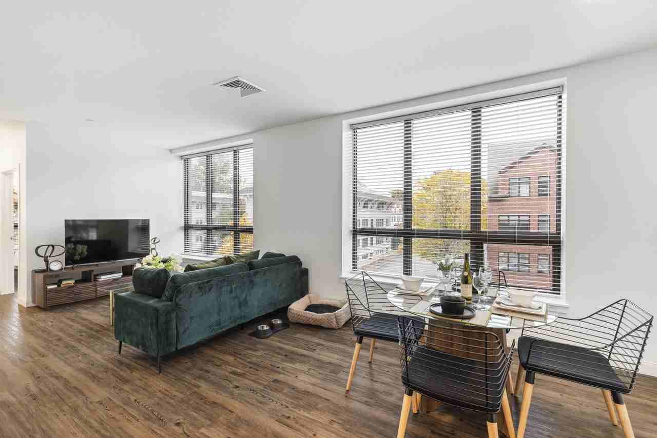 Trio Newton - Photo 5 of 7