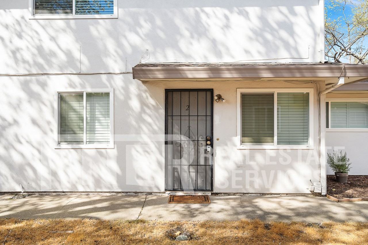 243 Breuner Dr #2 - Photo 2 of 22