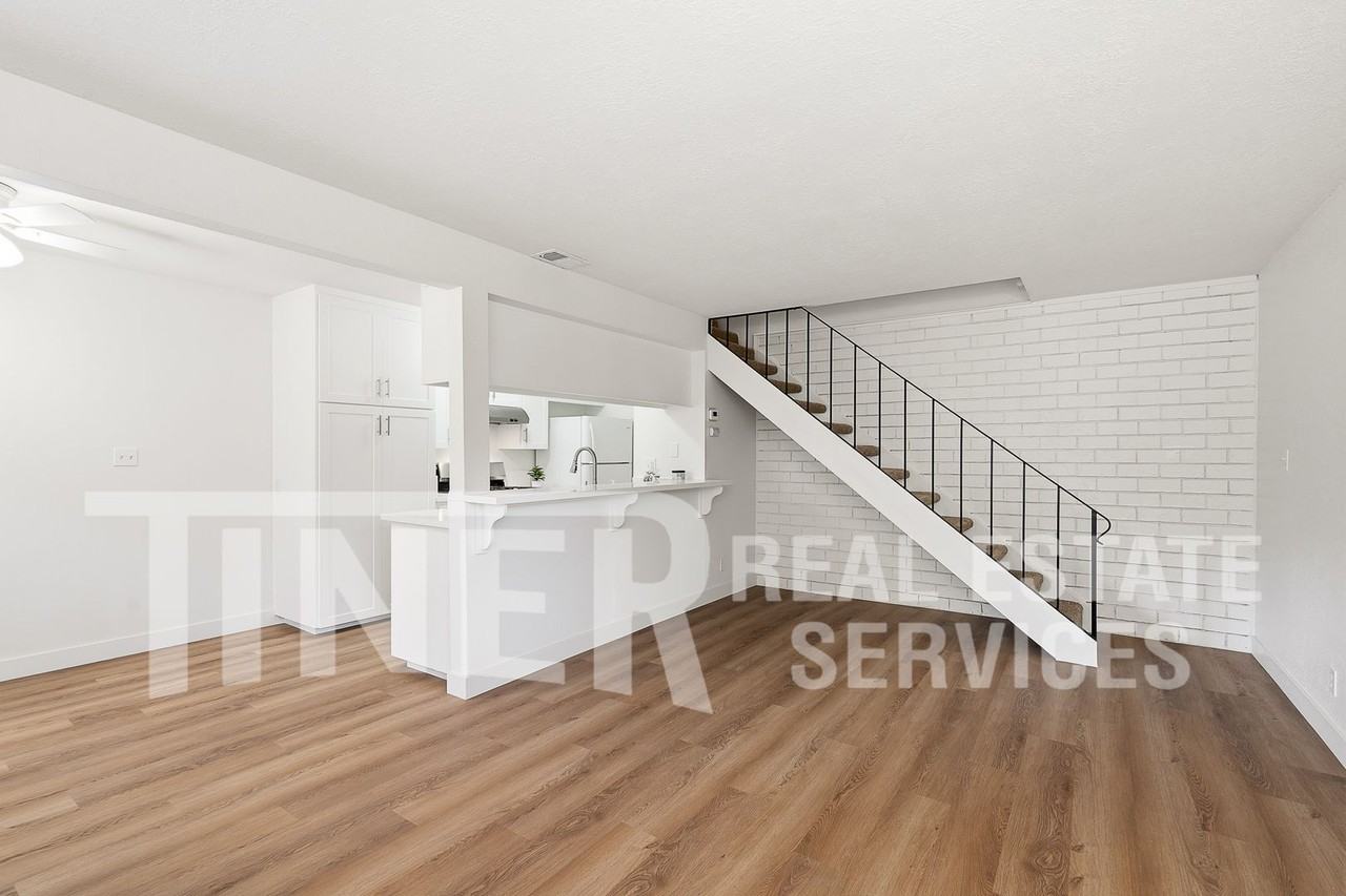 243 Breuner Dr #2 - Photo 3 of 22