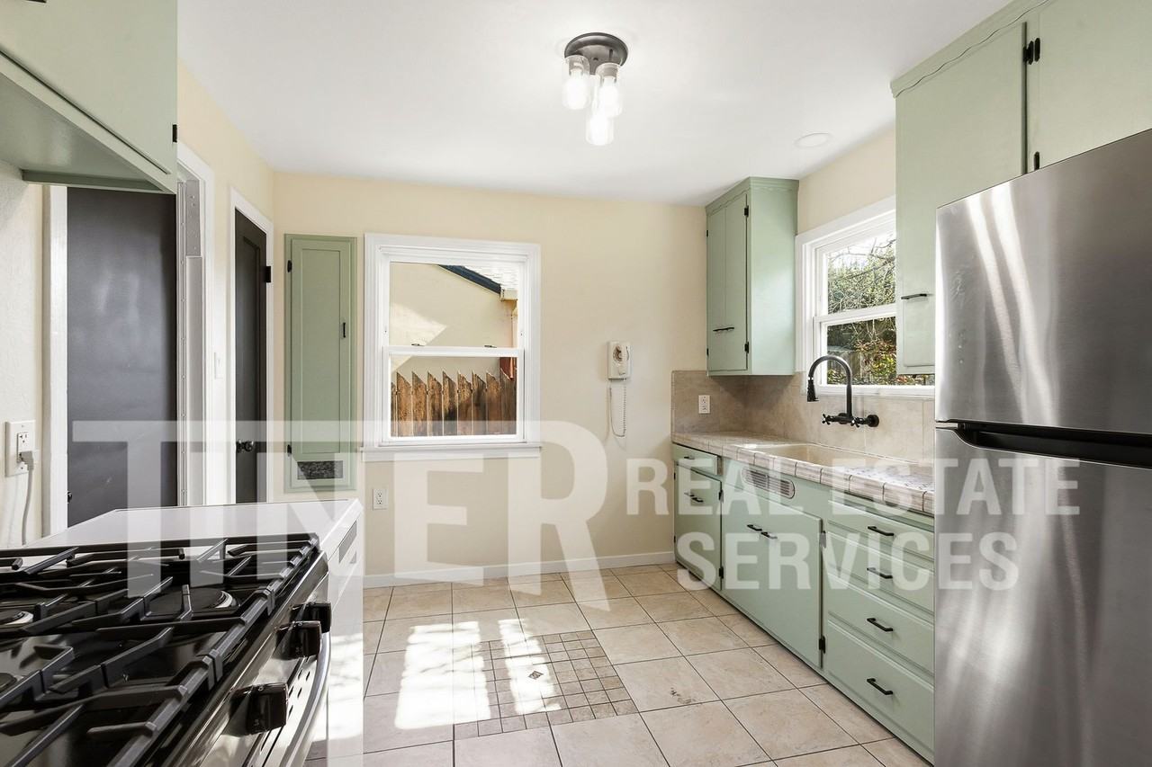 5000 Reid Way - Photo 3 of 24