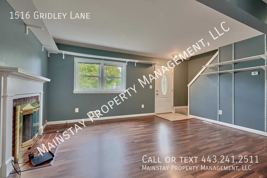 1516 Gridley Ln - Photo 4 of 24