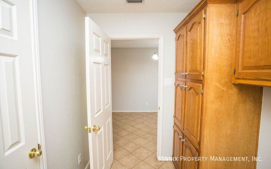 6024 74th St - Photo 6 of 50