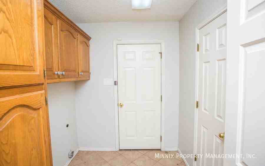 6024 74th St - Photo 7 of 50