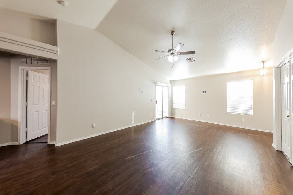 12738 W Redfield Rd - Photo 4 of 16