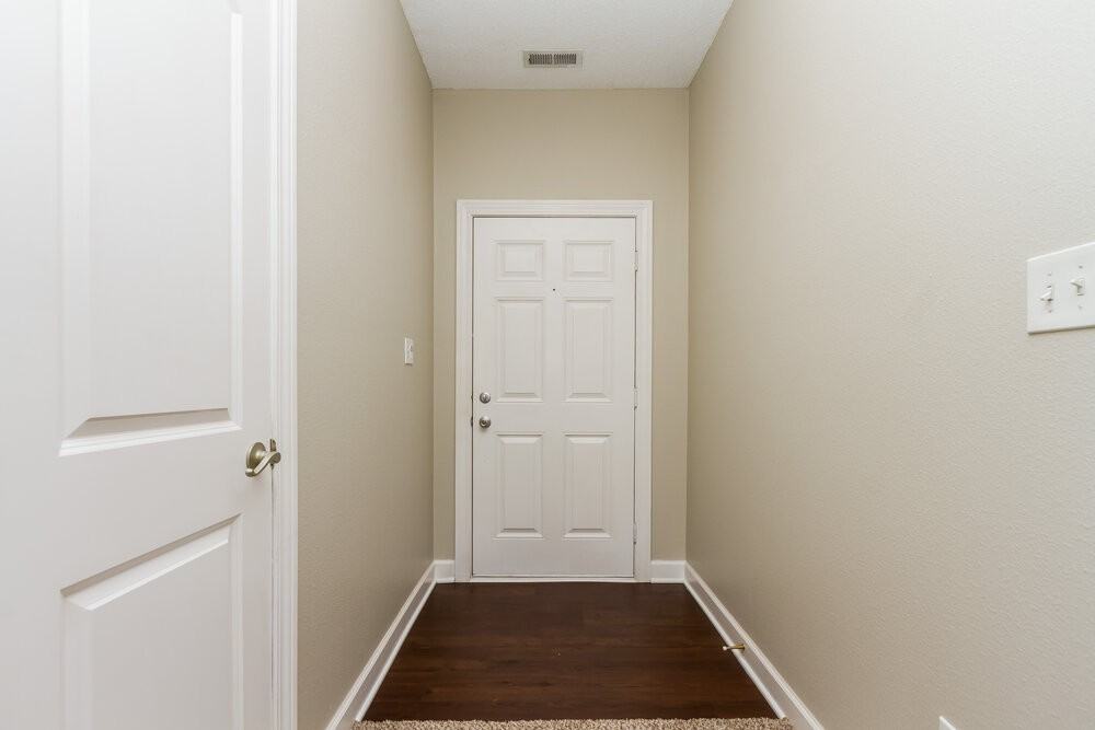 9692 Stonewall Ln - Photo 2 of 22