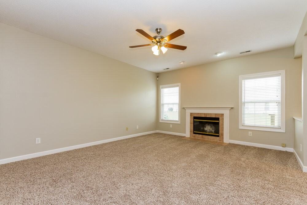 9692 Stonewall Ln - Photo 3 of 22