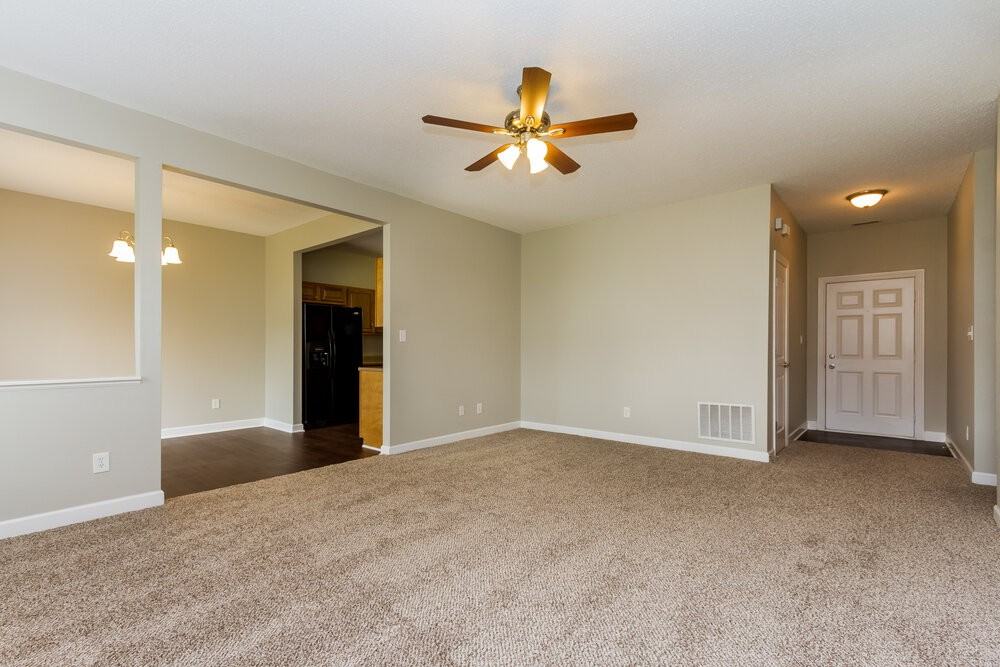 9692 Stonewall Ln - Photo 4 of 22