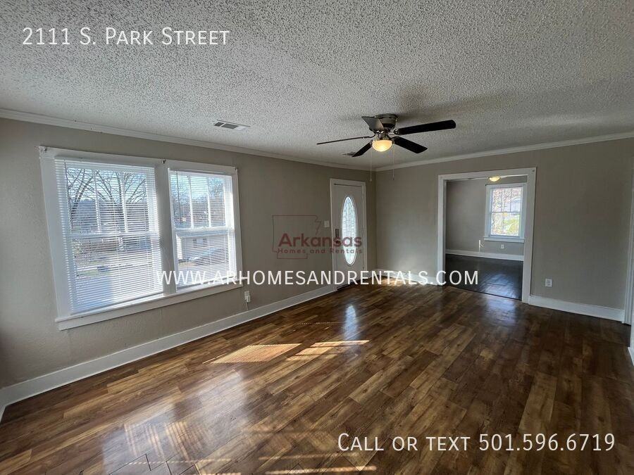 2111 S Park St - Photo 2 of 12