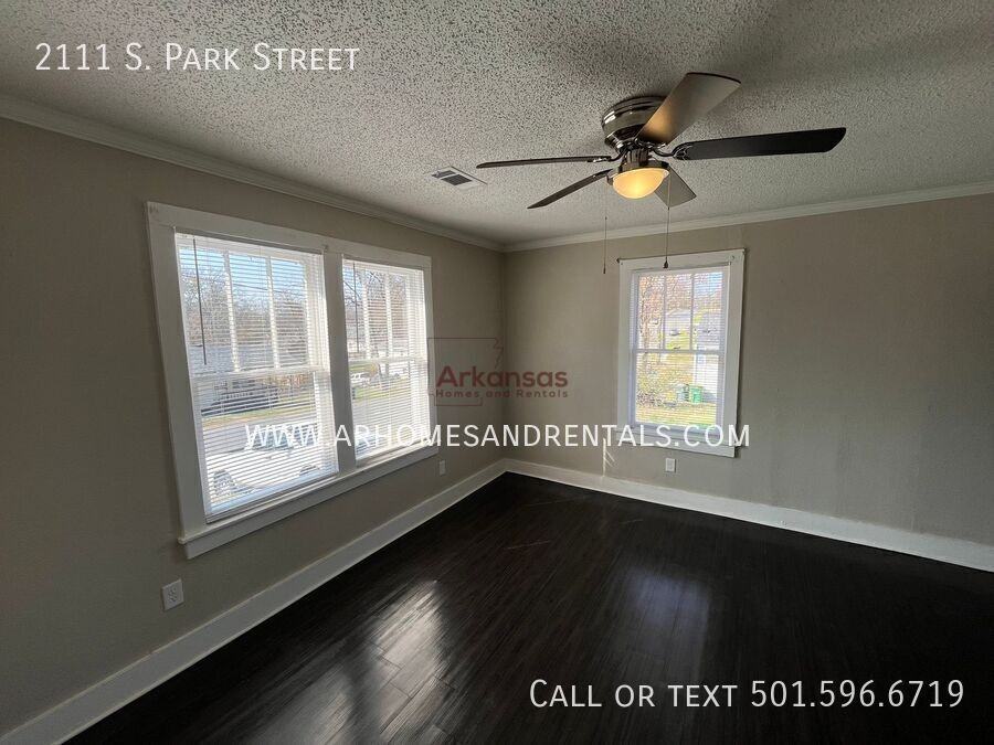 2111 S Park St - Photo 6 of 12