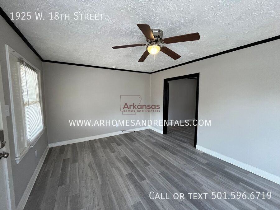 1925 W 18th St - Photo 2 of 8