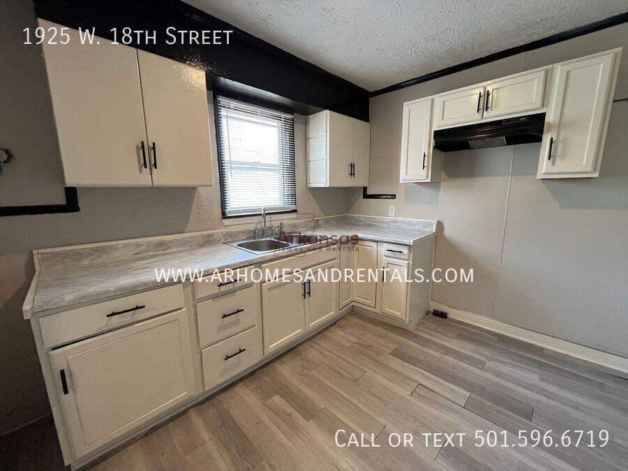 1925 W 18th St - Photo 4 of 8