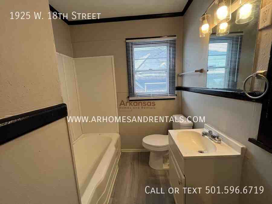 1925 W 18th St - Photo 6 of 8