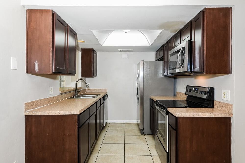 9524 Buxton Ct - Photo 7 of 16