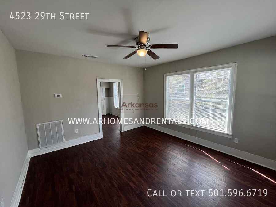 4523 W 29th St - Photo 3 of 12