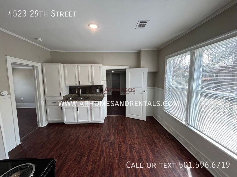 4523 W 29th St - Photo 4 of 12