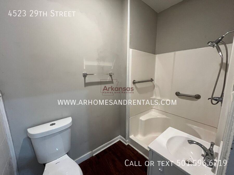 4523 W 29th St - Photo 7 of 12