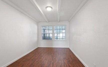 3508 3520 #4 Crestmore Rd #NA - Photo 6 of 14