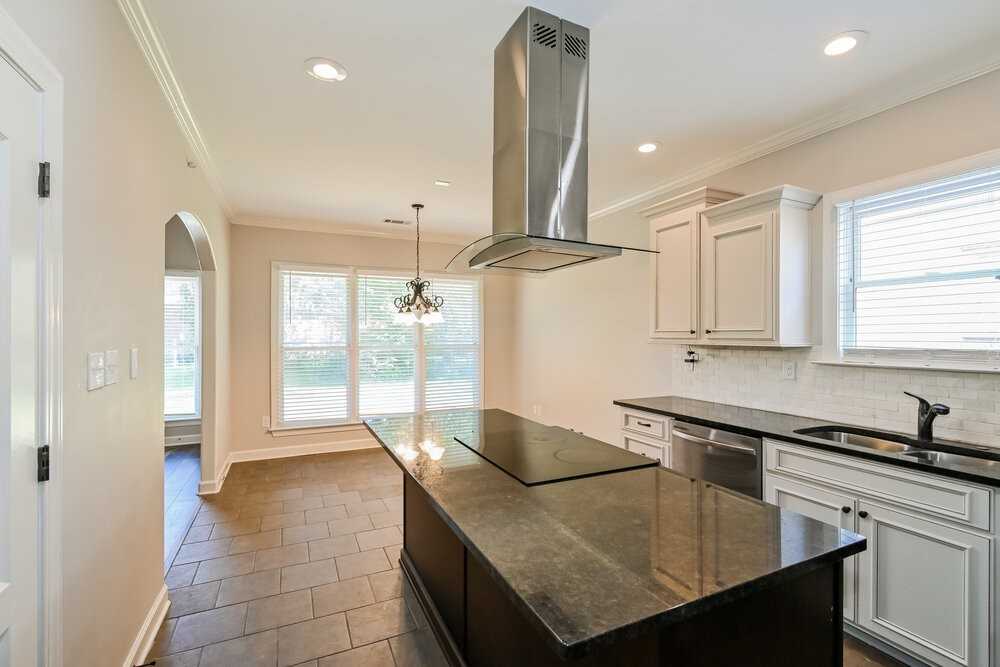 7032 Apache Dr - Photo 7 of 17