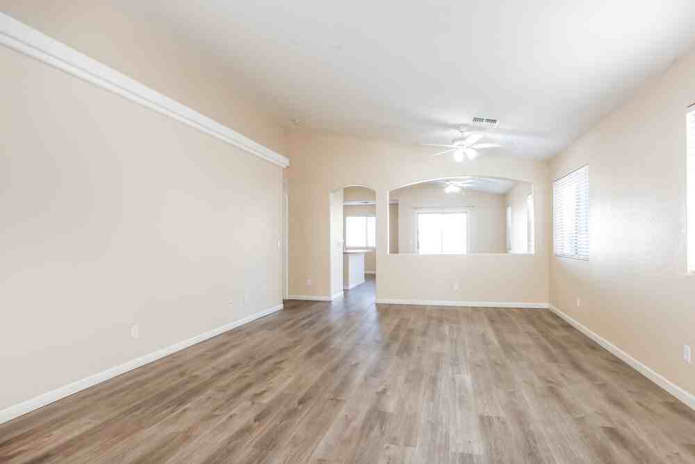 5509 S 34th Ave - Photo 4 of 16