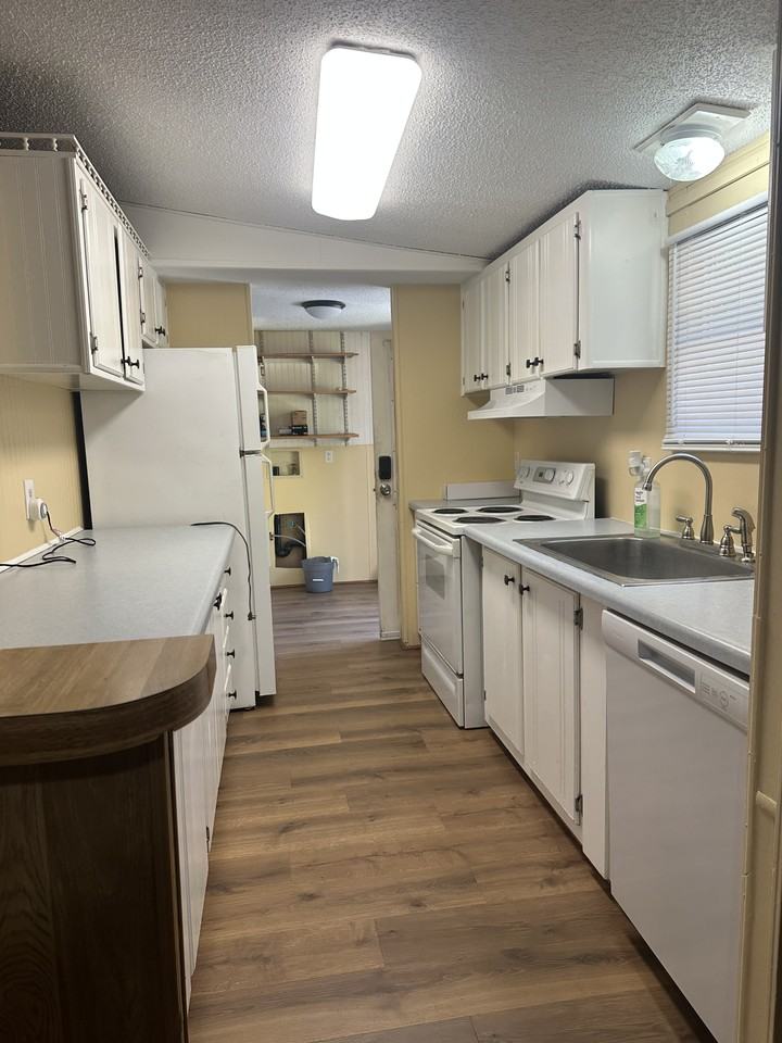 369 Ridgewood Dr Nw #NA - Photo 2 of 9