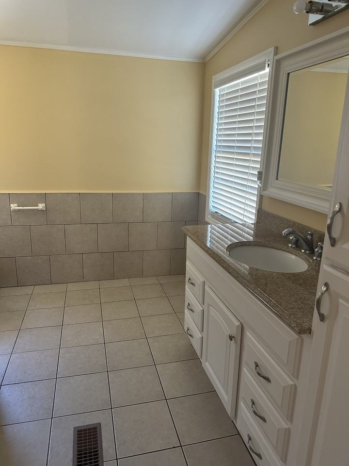 369 Ridgewood Dr Nw #NA - Photo 4 of 11