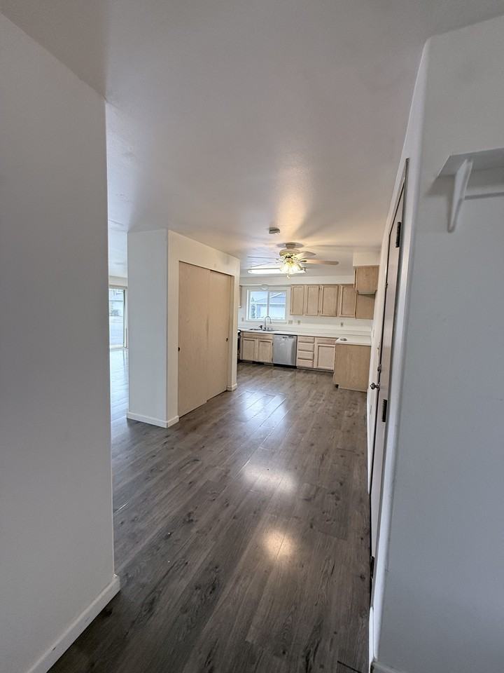 2731 176th St Ne #1 - Photo 5 of 30