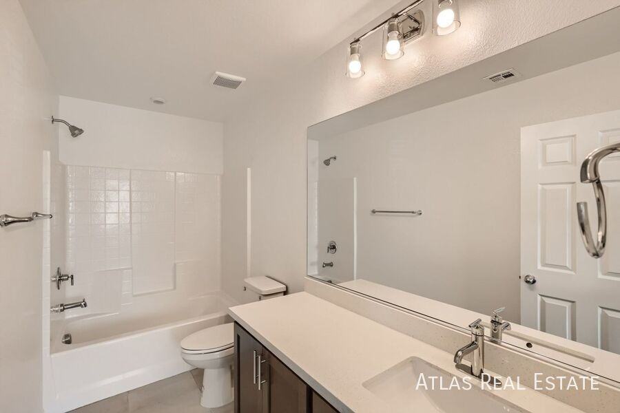 3028 Misty Pine Ave - Photo 7 of 18