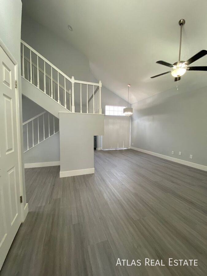 1916 Old Mill Ln - Photo 3 of 34