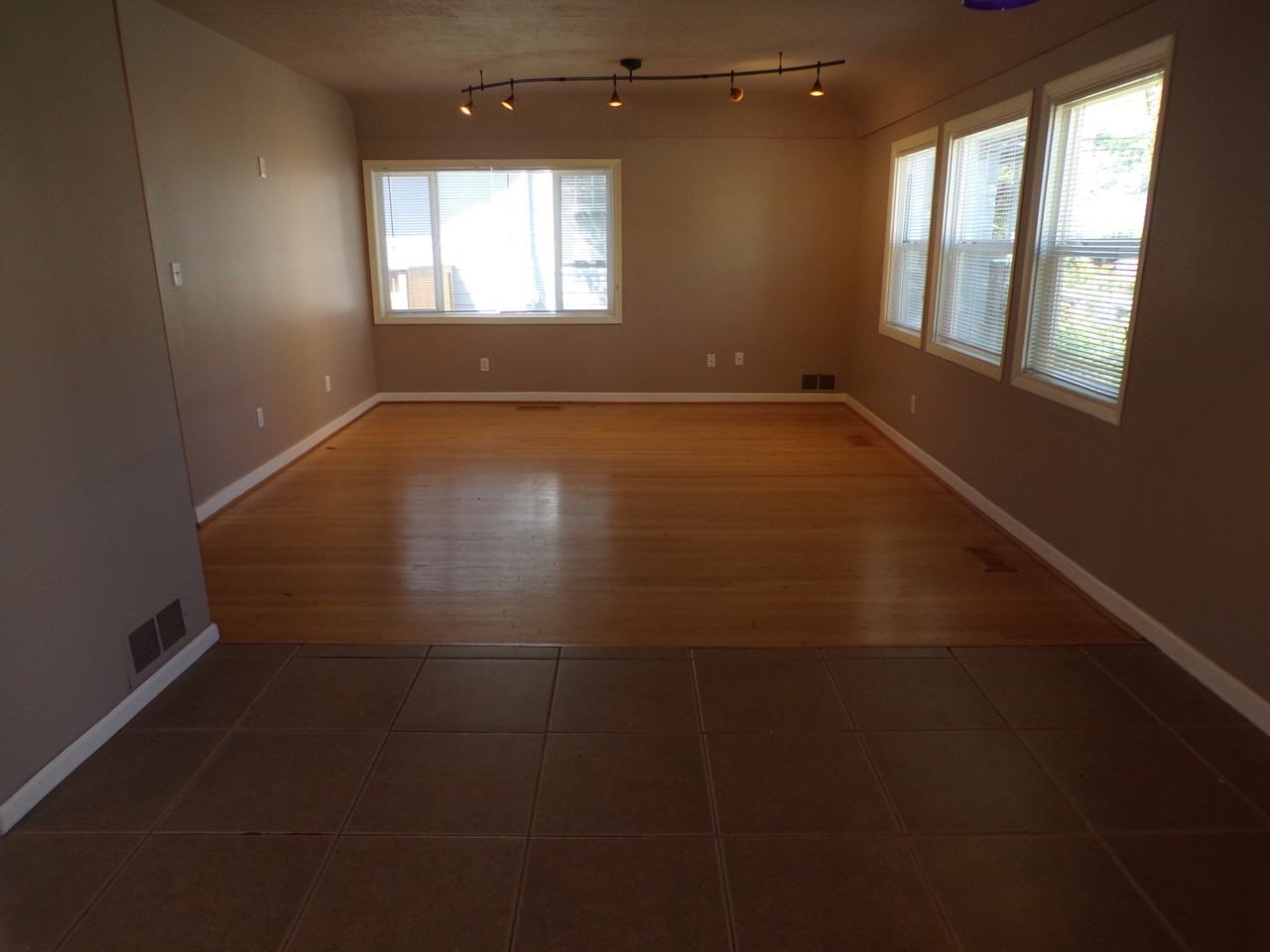 424 S Pendleton St #1 - Photo 2 of 46