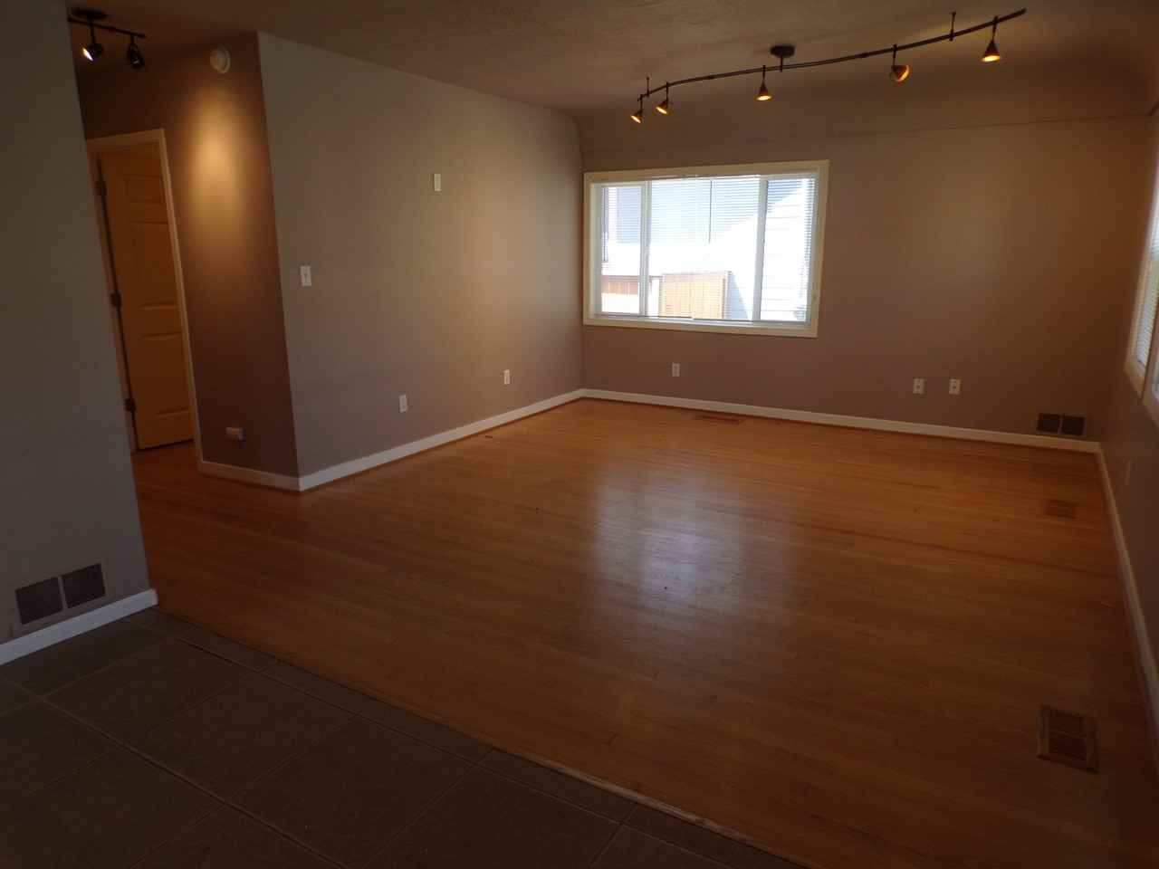 424 S Pendleton St #1 - Photo 3 of 46