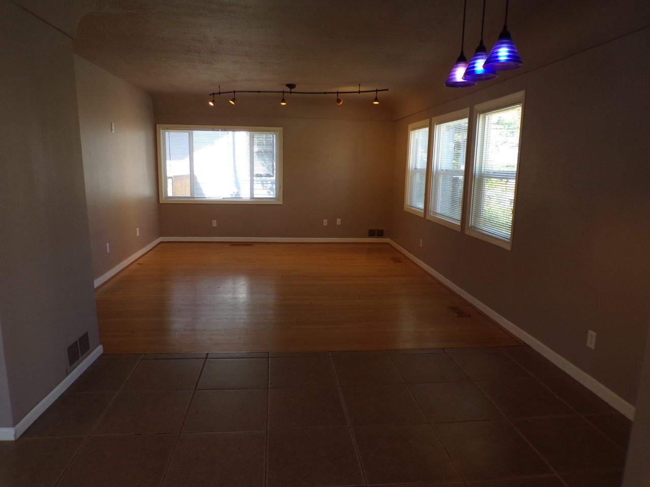 424 S Pendleton St #1 - Photo 4 of 46