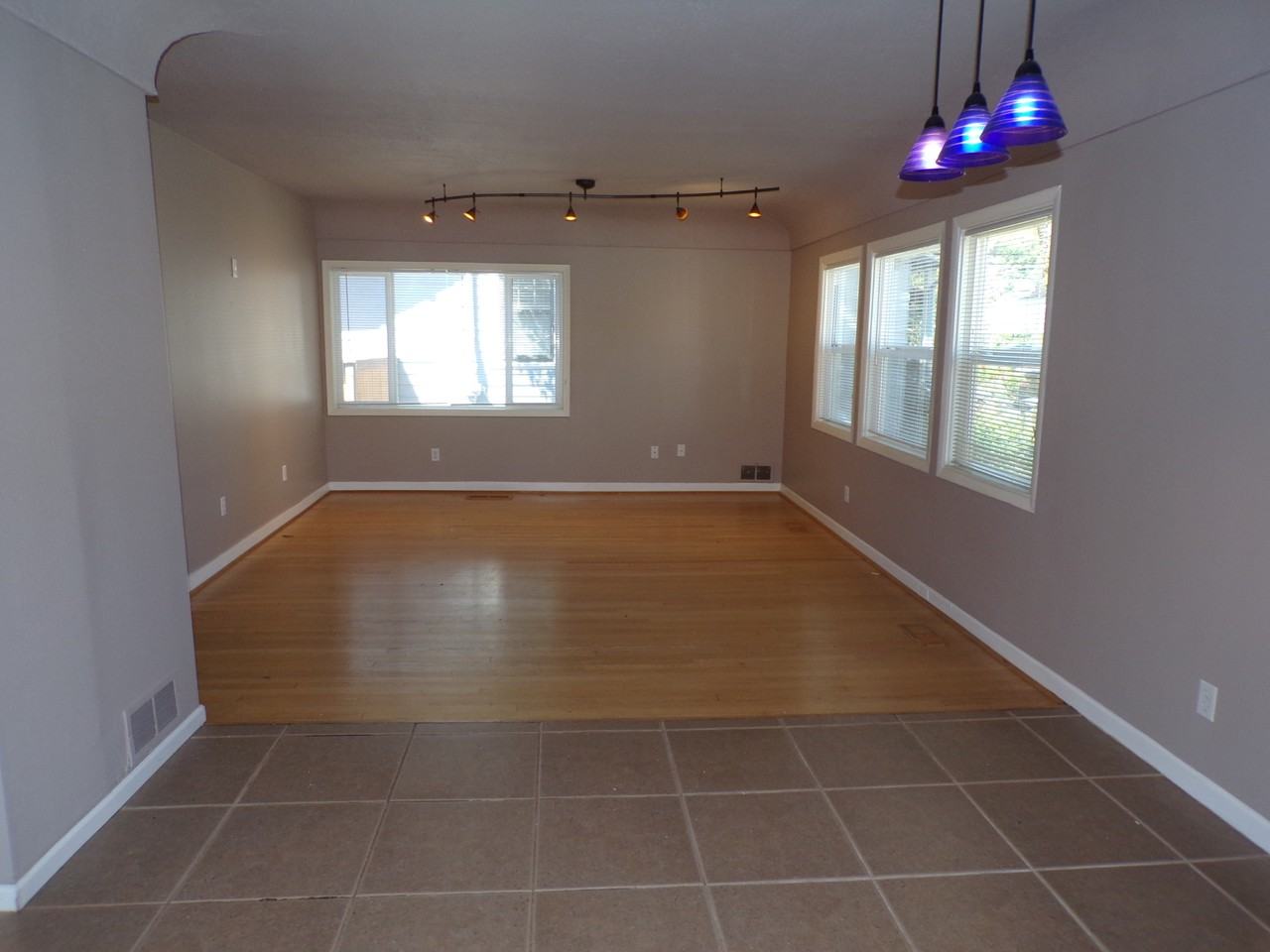 424 S Pendleton St #1 - Photo 5 of 46