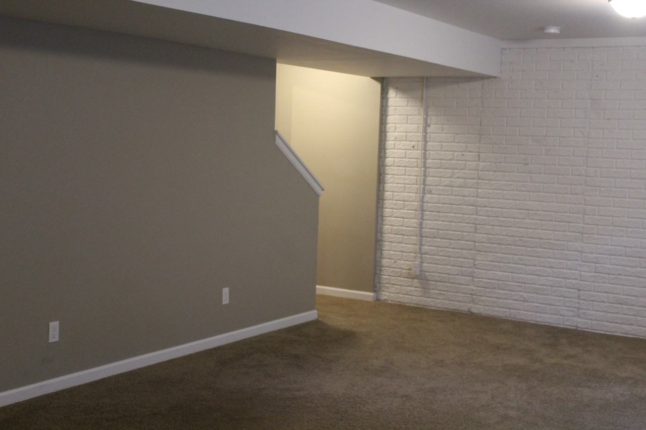 N Saginaw Rd #402 - Photo 4 of 28